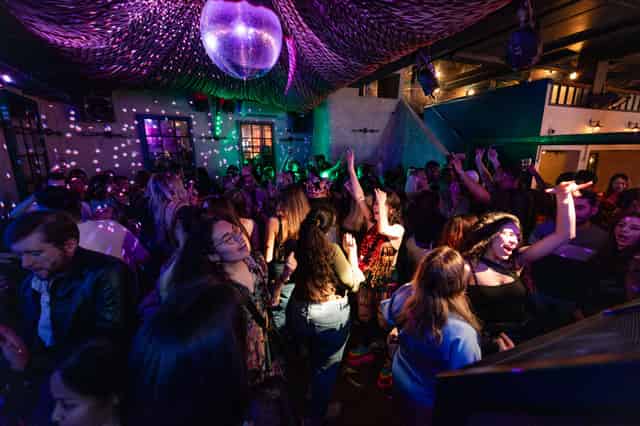 The Deco Lounge