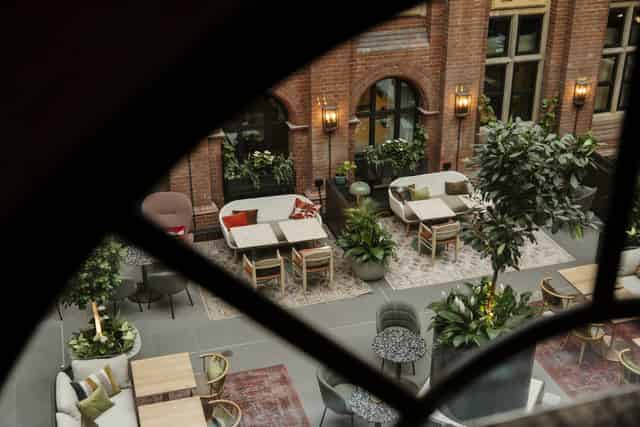 Oz & Isle Restaurant & Bar