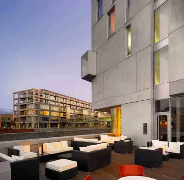 Cologne modern hotel networking lounge event