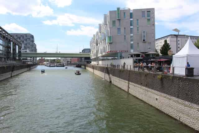 Riverside Terrace