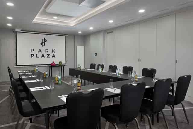 U-shaped boardroom, Park Plaza Berlin, corporate meeting, event