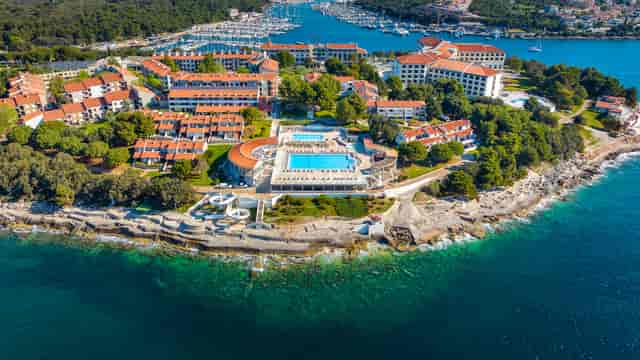 Pula resort marina, seaside venue, executive retreat