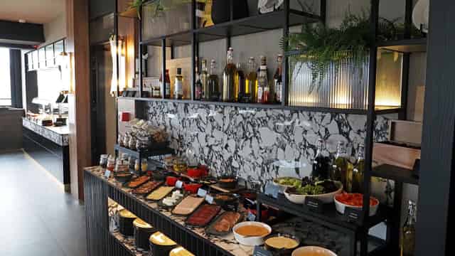 Rooftop Restaurant & Bar
