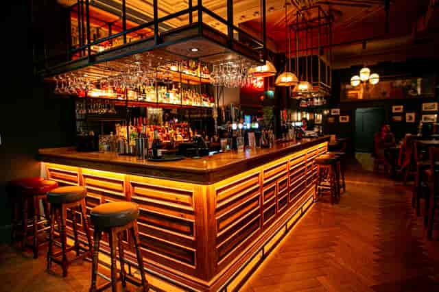 Upscale bar, bottomless drinks, private events, cocktail party