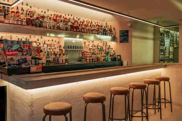 Cocktail reception, VIP bar, bottomless drinks, networking event