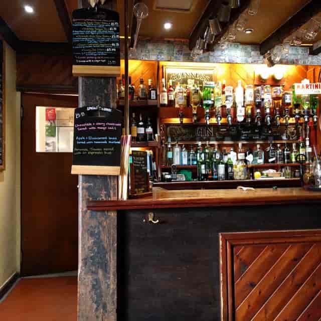 Melksham Hall bar, cocktail reception, corporate event