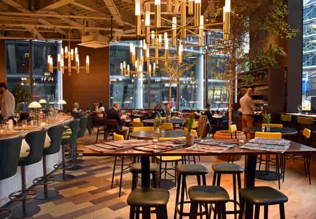 Vinoteca City Mezzanine: Hybrid Event Venue, Modern Design