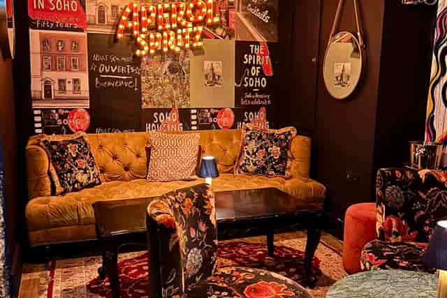 Baaria Lounge: Vintage Italian bar, intimate event space.