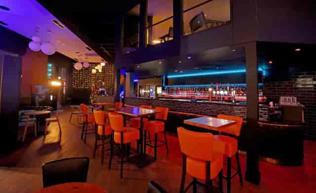 9inety 6ix bar, modern, cocktail reception, networking