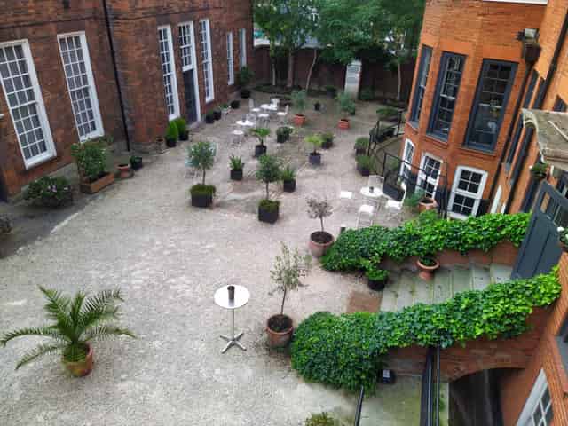 Courtyard & Garden 