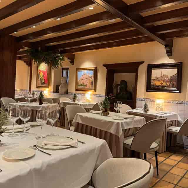 Sophisticated private dining room at Restaurante Casa Robles for corporate holiday lunch events.