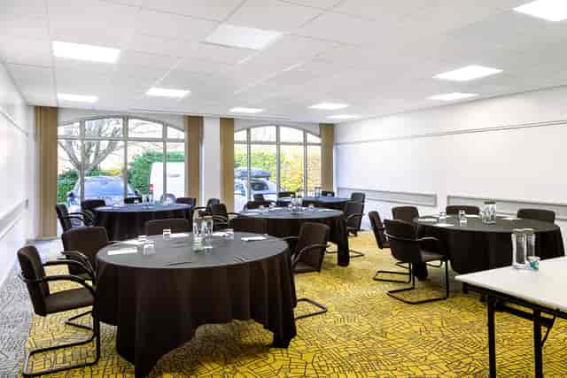Mercure Northampton Hotel - image 2