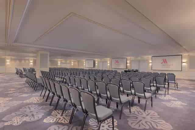 Lisbon Marriott Hotel - image 3