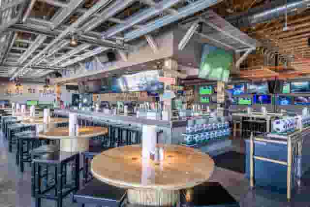Ojos Locos Sports Cantina