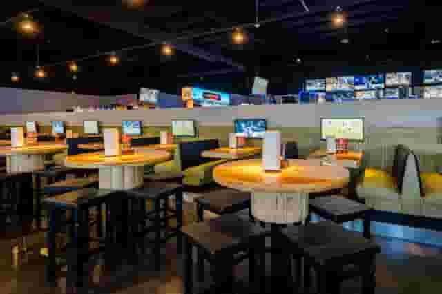 Ojos Locos Sports Cantina