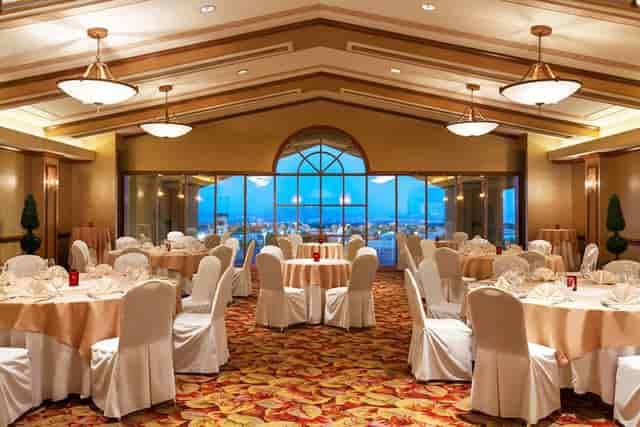 Suncoast Hotel & Casino - image 2
