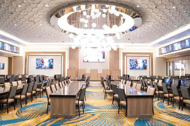 Suncoast Hotel & Casino - image 2