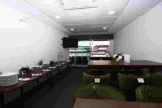 Single Executive Box