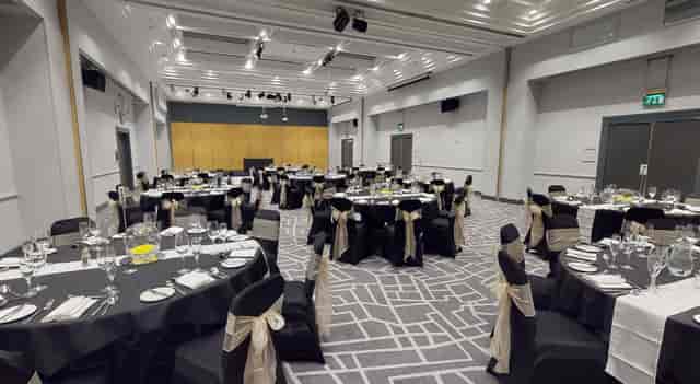 Village Hotel Swindon - image 3