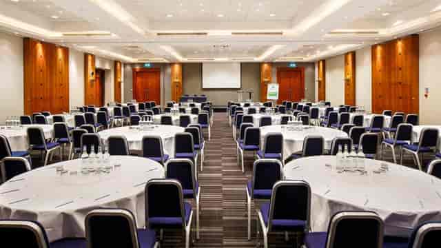Holiday Inn London - Bloomsbury - image 2