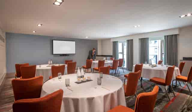Clayton Hotel Cambridge - image 3