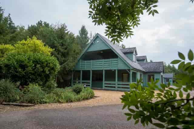 Lakeside Lodge Golf & Country Club - image 2