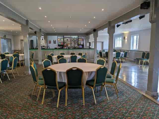 Lakeside Lodge Golf & Country Club - image 2