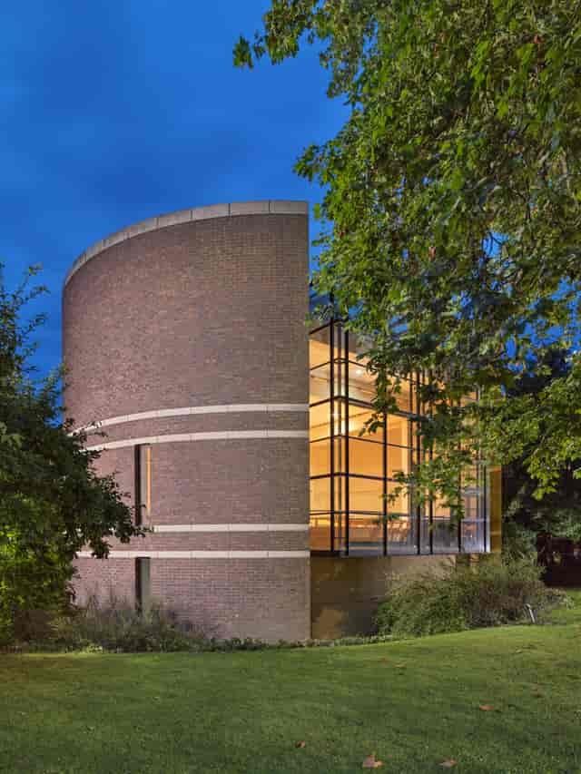 Pembroke College - image 2