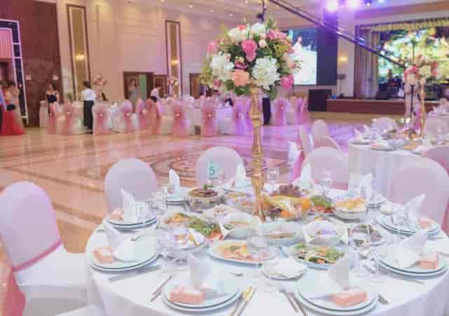 Comfort Hotel Astana - image 2