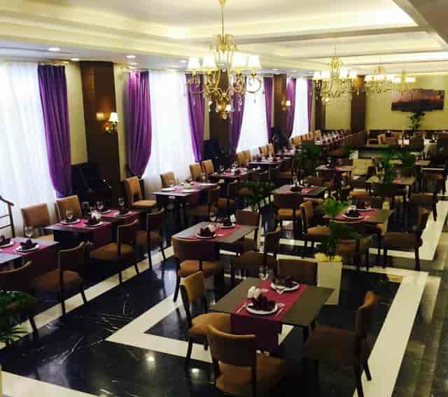 Comfort Hotel Astana - image 3
