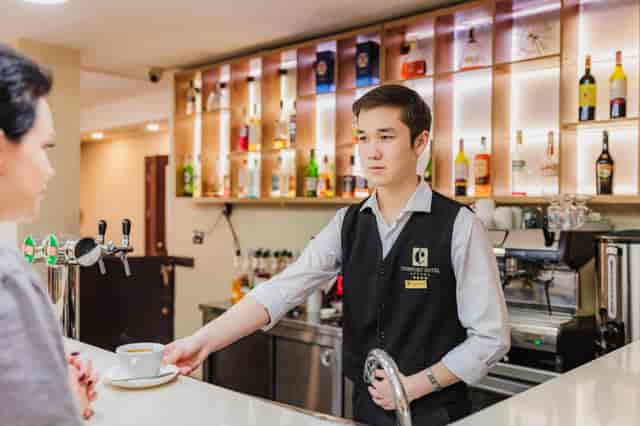 Comfort Hotel Astana - image 2