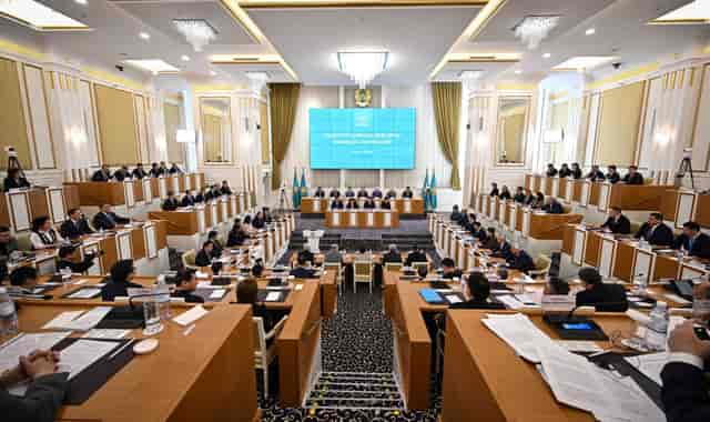 ALATAU Hall Astana: U-shaped parliamentary seating for legislative conference and formal debate.