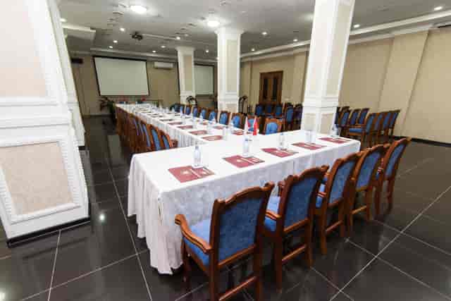U-shaped boardroom at King Hotel Astana, ideal for professional corporate meetings and conferences.