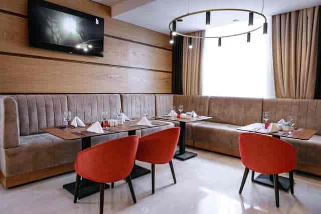 Ramada by Wyndham Astana - image 3