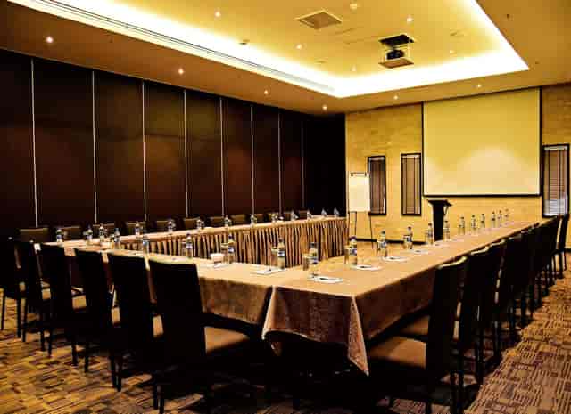 U-shape meeting room in DoubleTree Nairobi for corporate workshops and professional conferences.