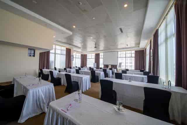 PrideInn Azure Hotel - image 3