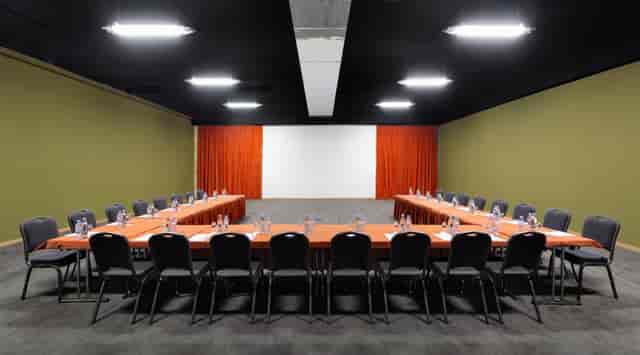 U-shape Panorama Meeting Room at Holiday Inn Tbilisi, ideal for tactical business conferences.