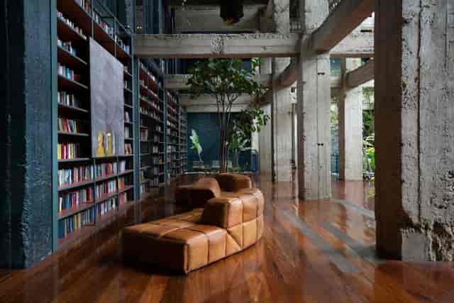 Stamba Hotel - image 2