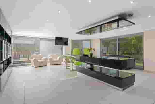 Lounge / Open-Plan Living and Dining Area