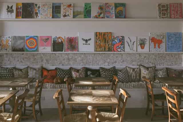 Lounge and Bar 