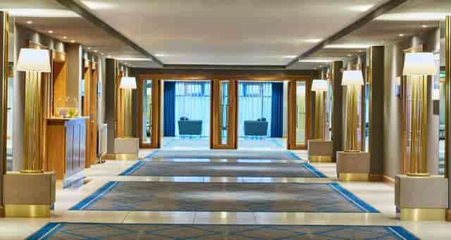 Crowne Plaza Belfast - image 2