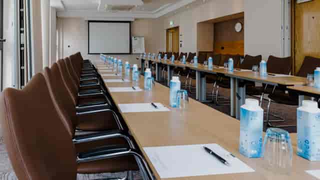 Stormont Hotel Belfast - image 2