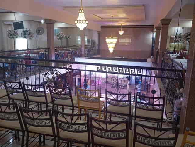 Parkview Astoria Hotel - image 2