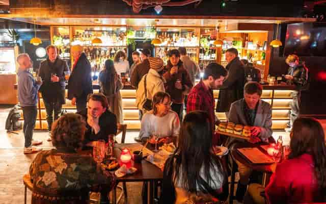 The Elephant & Castle Pub - image 3