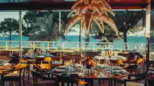 Indoor dining room