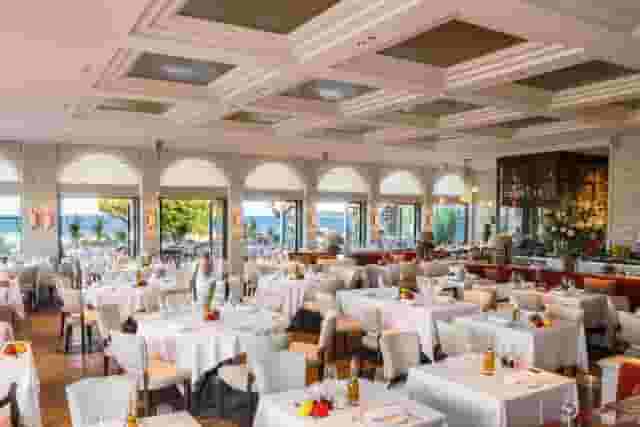Indoor dining room