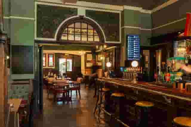 Great Northern Railway Tavern