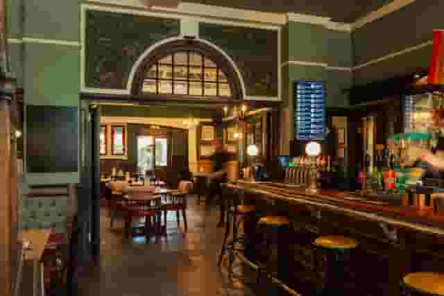 Great Northern Railway Tavern