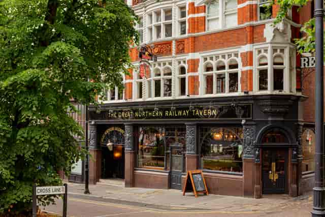 Great Northern Railway Tavern - image 2