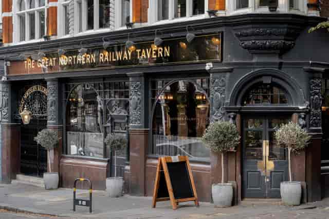 Great Northern Railway Tavern - image 2